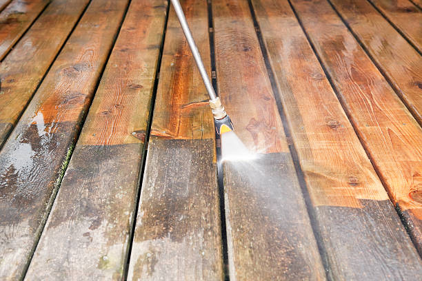 Best Deck Cleaning Services  in St Matthews, KY